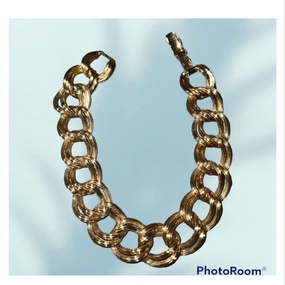 Avon Vintage 8” Gold Plated Chunky Textured Link Bracelet In Box